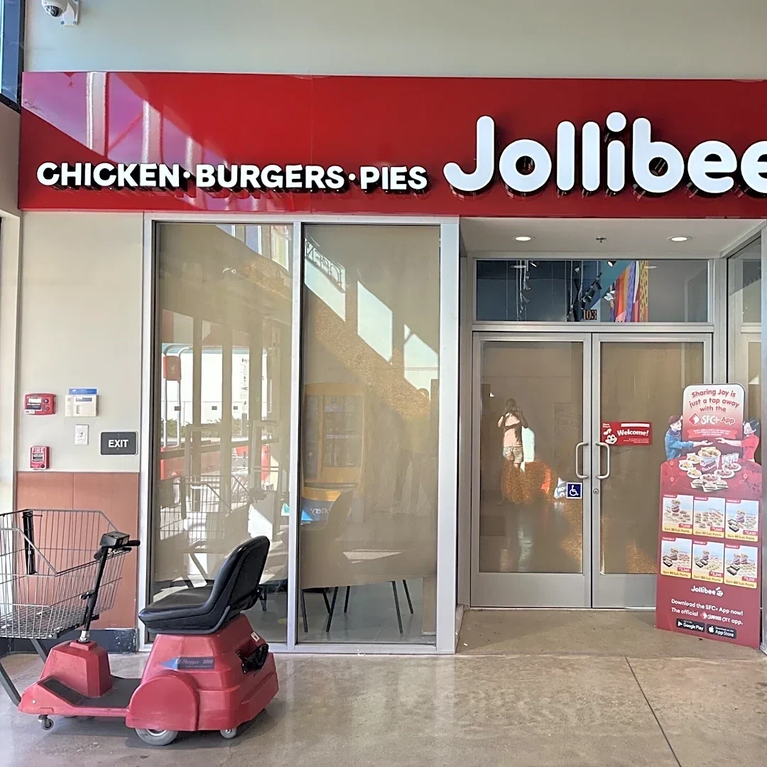 Long-anticipated Jollibee sets October opening in Oxnard