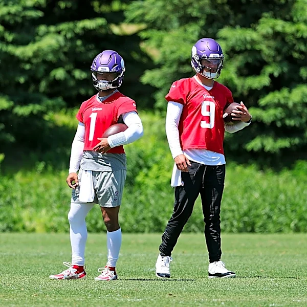 Is Kyler Murray pulling away from J.J. McCarthy in QB battle?