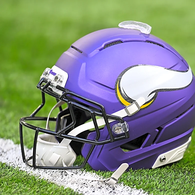 Former Vikings defensive back waived by the Colts