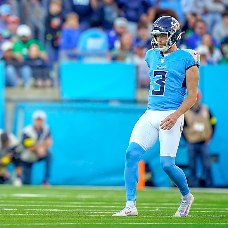 Vikings sign veteran punter after injury to Brett Thorson