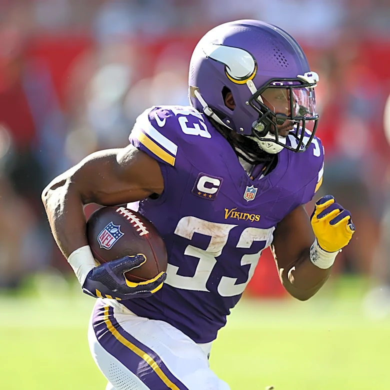 Should you start Aaron Jones in fantasy football in Week 4?