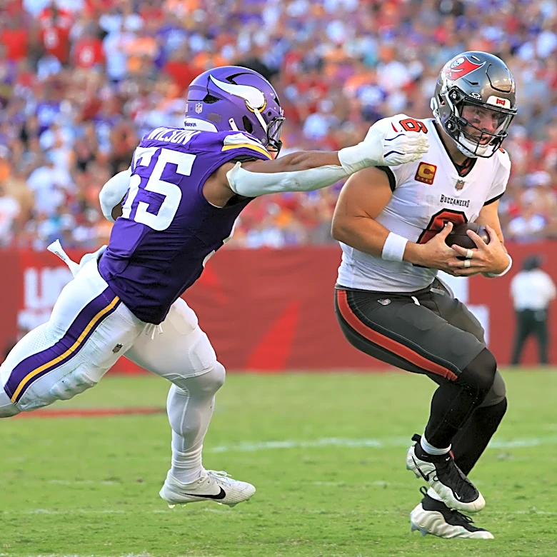 Brian Flores speaks on the importance of Eric Wilson to the Vikings