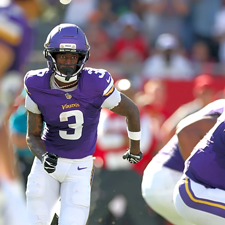 Should you start any Vikings WR in fantasy football in Week 4?