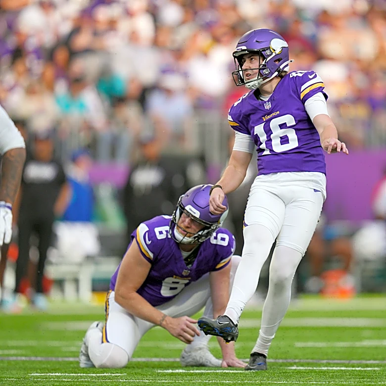 Should you start Will Reichard in fantasy football in Week 7?