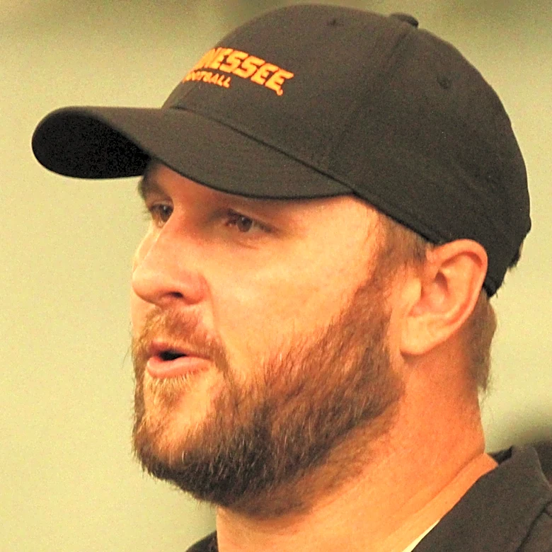 Alec Abeln discusses coachability of Tennessee's tight ends