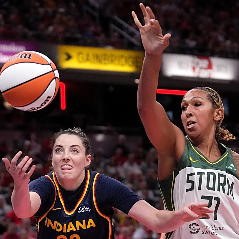 Fever sign former Tennessee basketball center during WNBA season