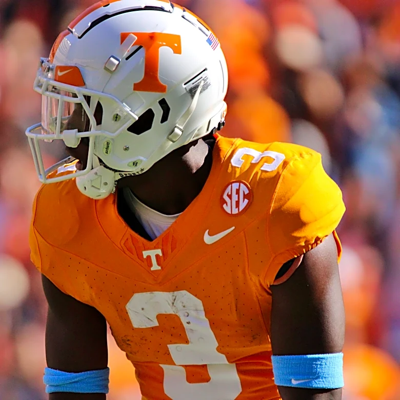 Dolphins hold tryout for five defensive backs, including former Vol