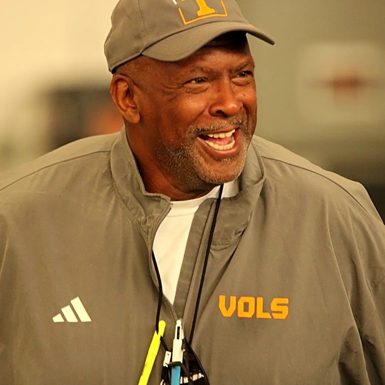 Rodney Garner discusses how Vols cannot be '100 percent coach-led'