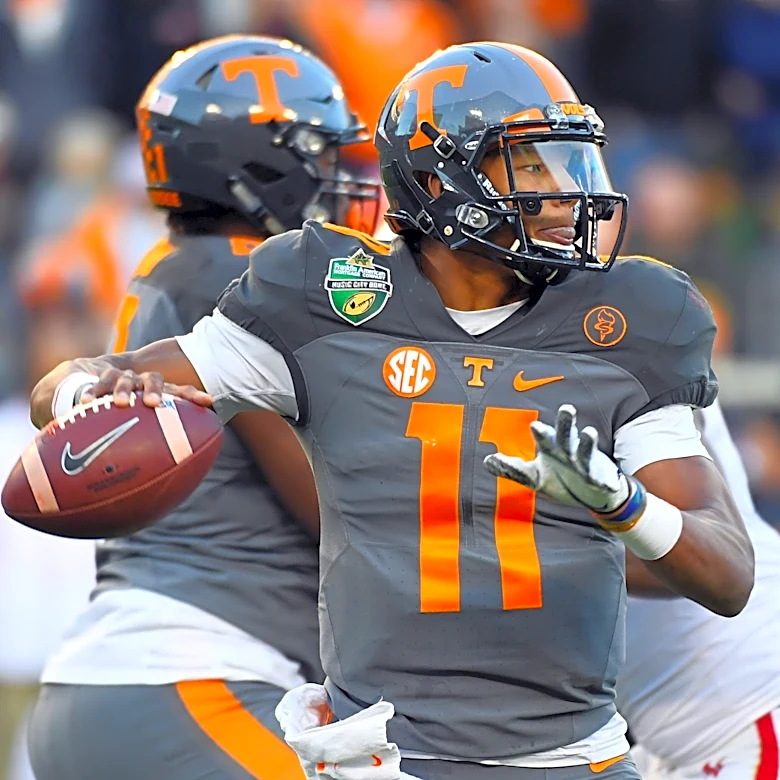 Tennessee football quarterbacks who wore No. 11 all time