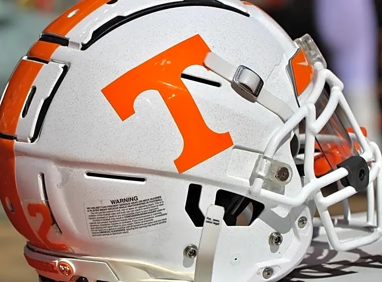 Tennessee football, First Horizon Bank sign 10-year jersey patch deal