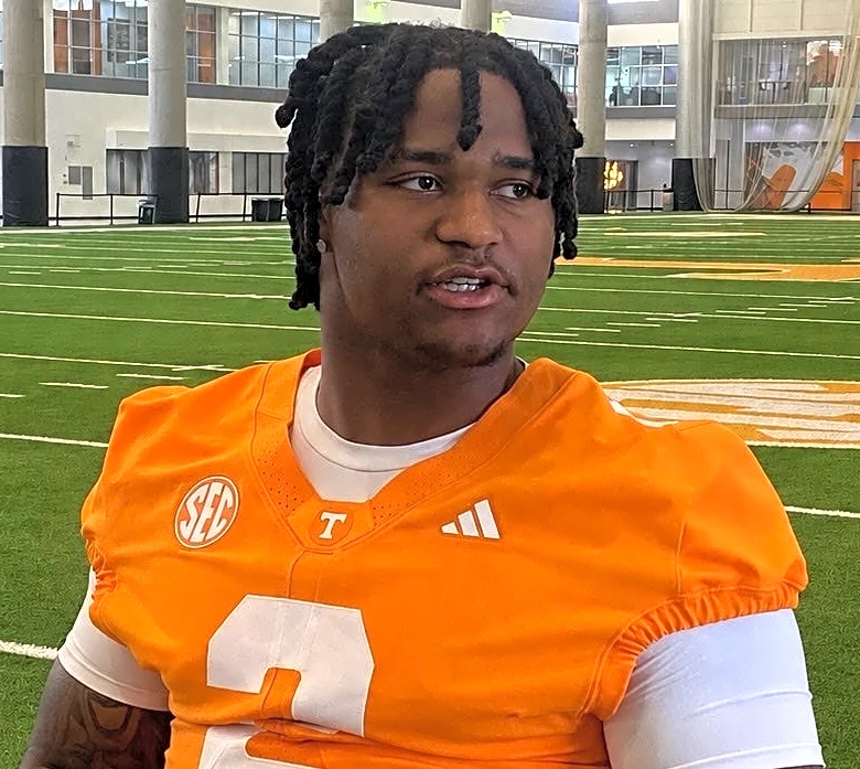 Xavier Gilliam discusses debut with Tennessee football