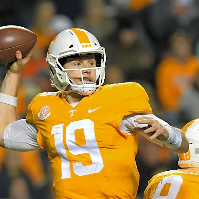 Former Vol quarterback debuts as Seattle's defensive quality control