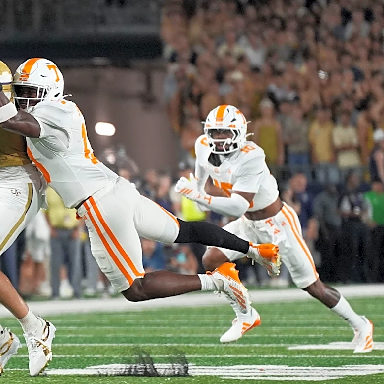 Tennessee linebacker named to 2026 Allstate AFCA Good Works Team