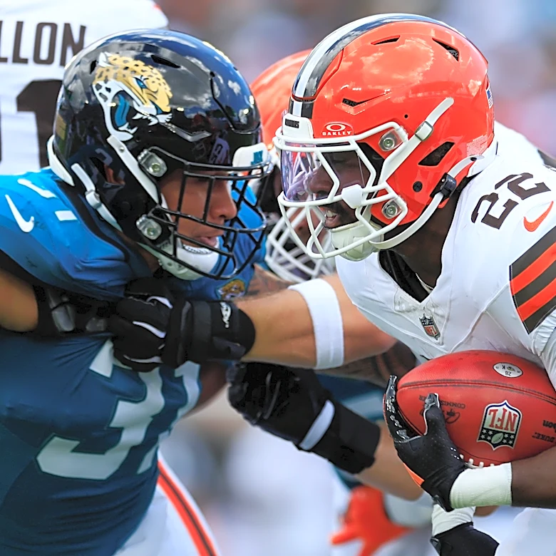 Browns place Dylan Sampson on injured reserve, sign former Vol