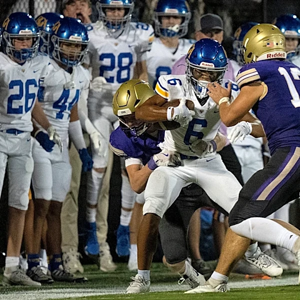 Notre Dame football offers Tennessee target, in-state wide receiver