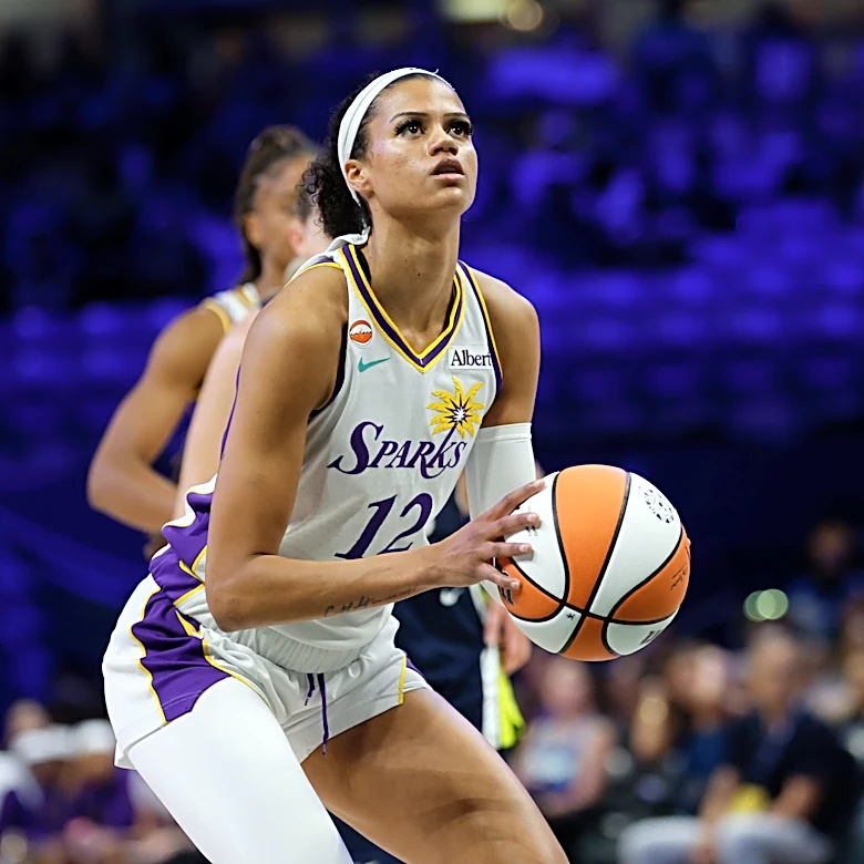 Rae Burrell starts in Los Angeles' WNBA return