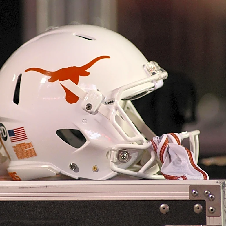 Texas announces uniform combination for Tennessee football game
