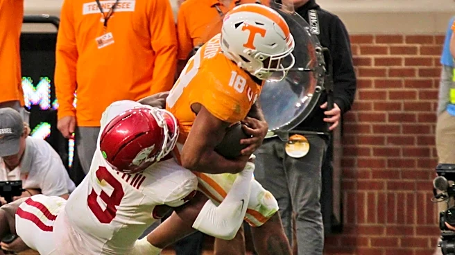 Tennessee-Arkansas football game initial score prediction Week 6
