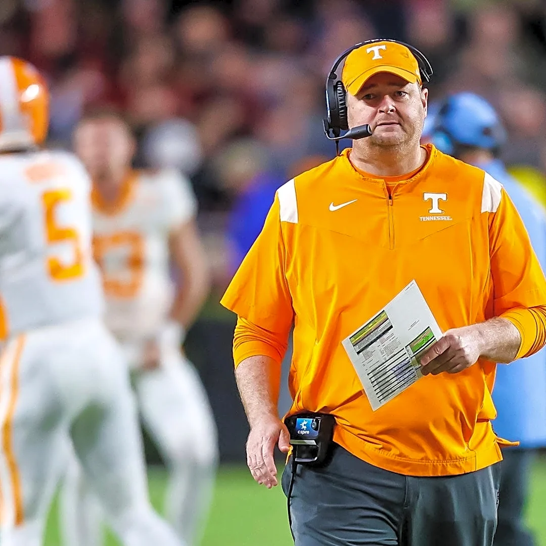 Tennessee-South Carolina football game initial score prediction Week 8