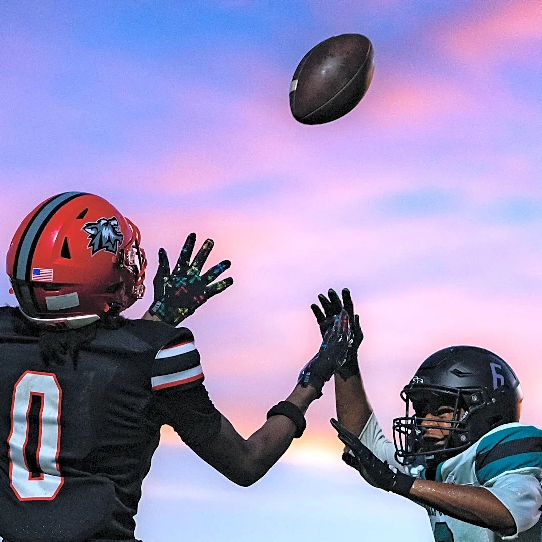 Tennessee offers four-star wide receiver, cousin of Jevon Kearse