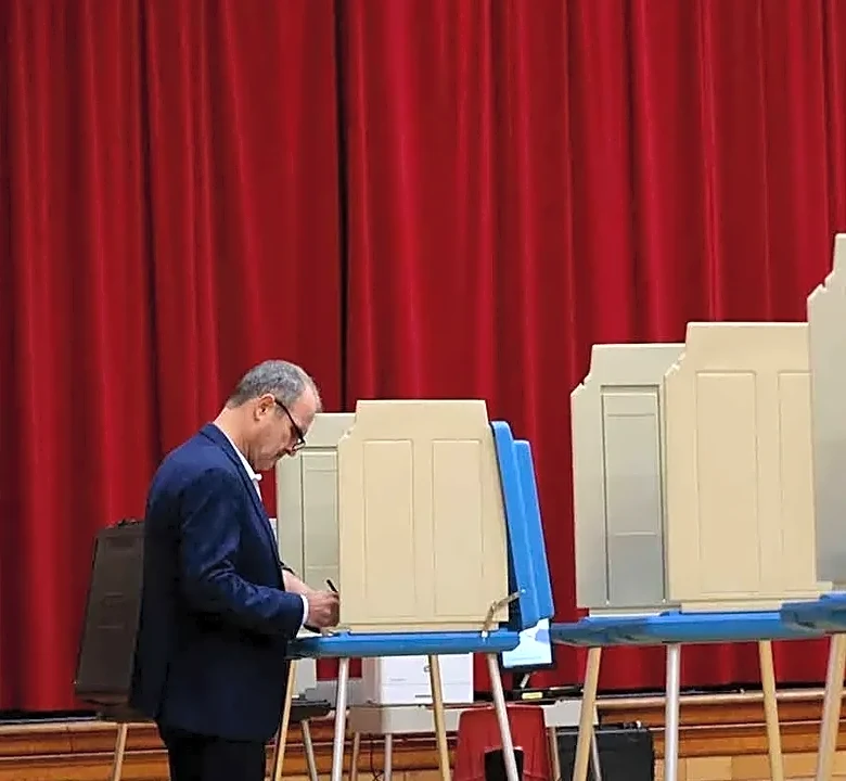 Does Iowa Count Ballots That Arrive After Election Day?