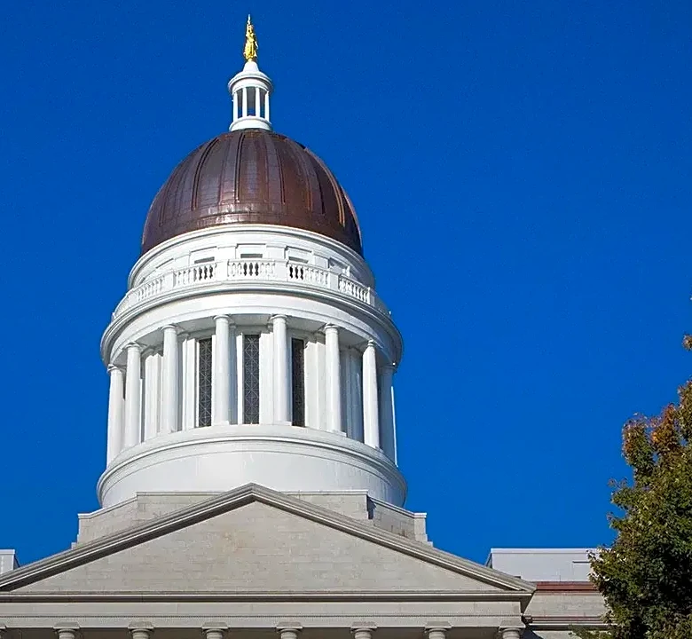 Does Maine Require a Majority to Win a Federal Office?