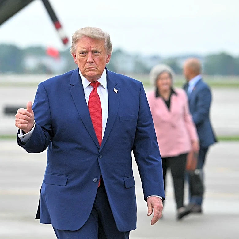 The Trump-Kim Jong Un bromance comes roaring back