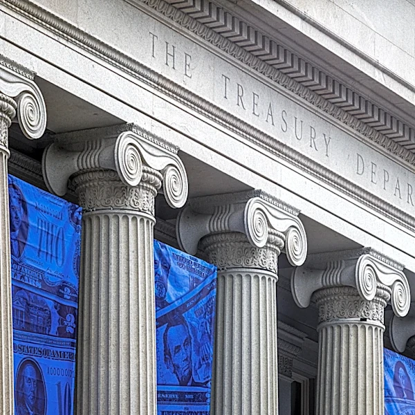 A flashing red light from the bond markets