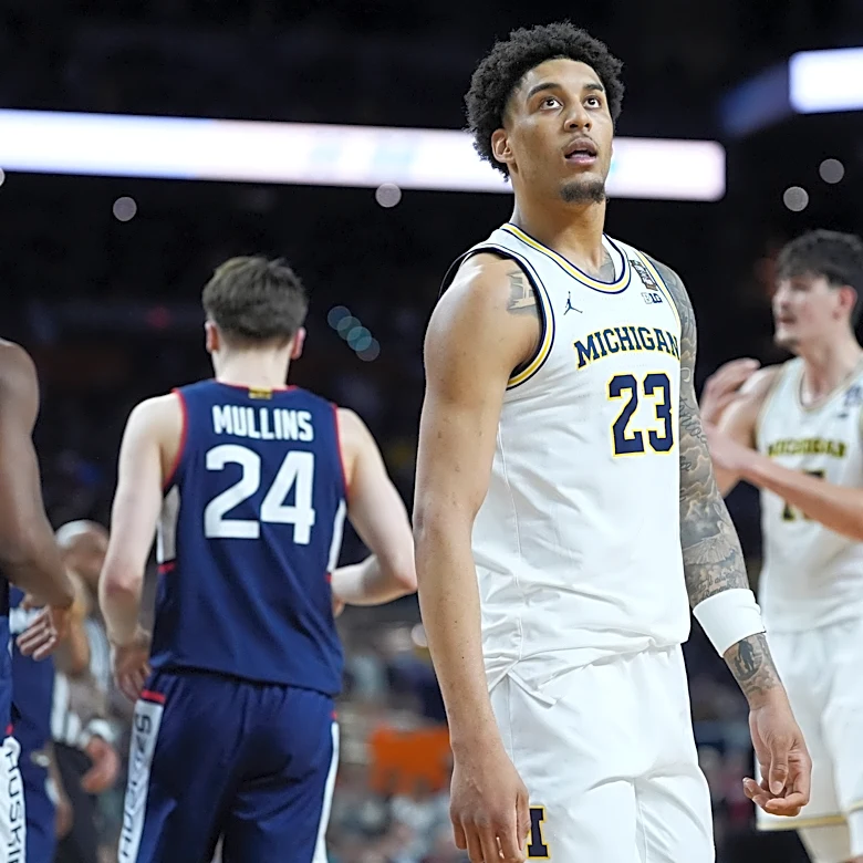 Yaxel Lendeborg showcases throwback Warriors jersey in childhood photo