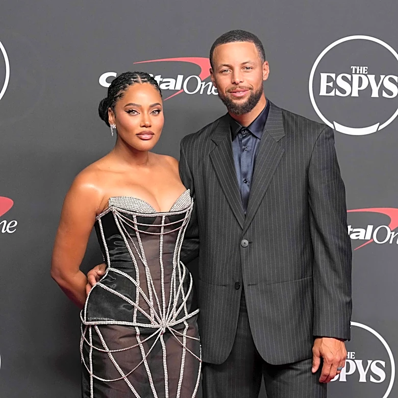 Ayesha Curry sends Stephen Curry warning to NBA
