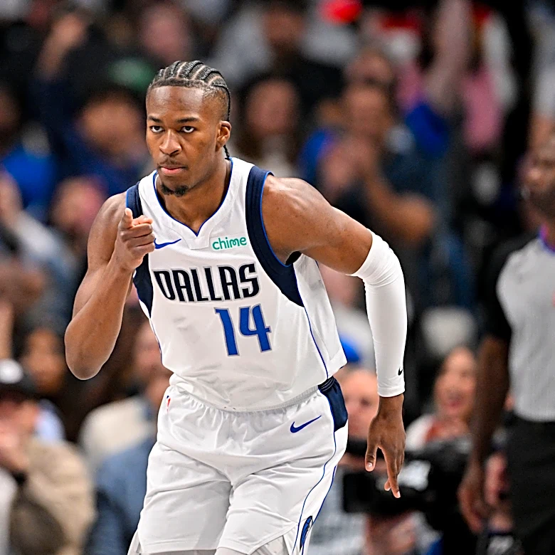 Warriors waive preseason standout, sign former Grizzlies forward