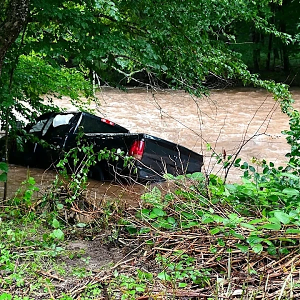 Driver found dead after pickup crashes into creek in Sullivan County