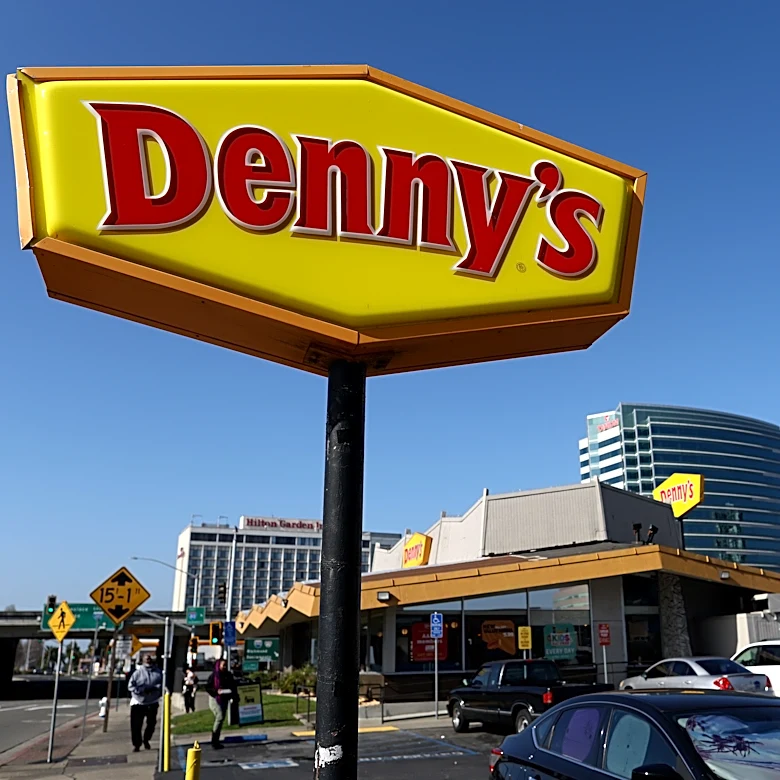 Denny's franchise owners to pay $440K to NY workers in wage settlement