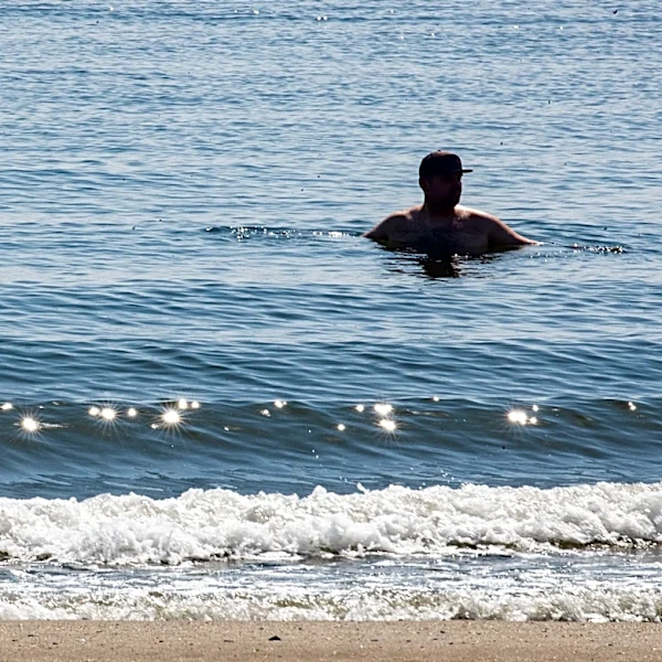 4 NYC-area beaches under swimming advisory due to water quality concerns