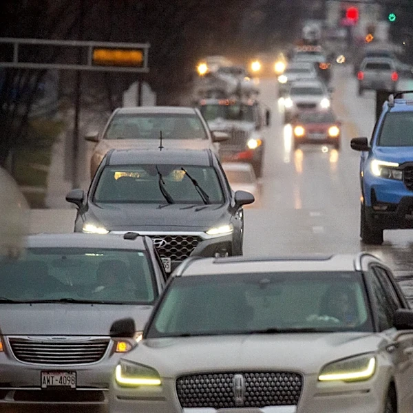Can you flash your headlights in New York? What the law says