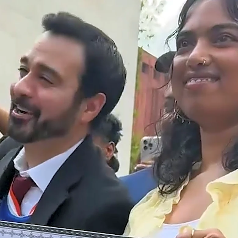 Zohran Mamdani look-alike contest draws hundreds in NYC. Watch video