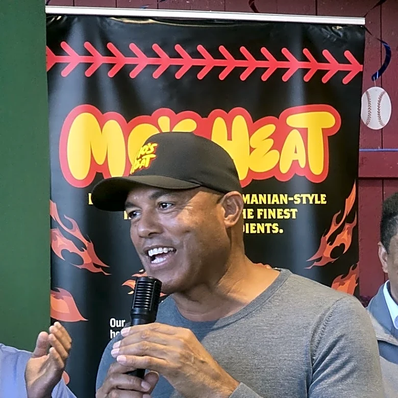 Yankees great Mariano Rivera draws fans at Yonkers Stew Leonard's appearance