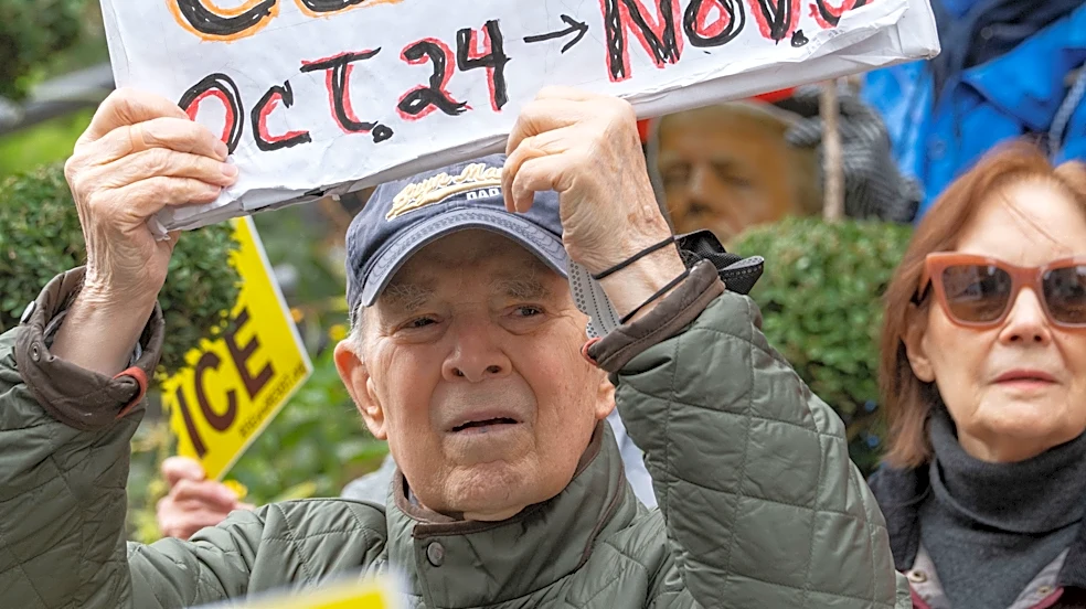 'No Kings' rally encourages early voting ahead of midterms