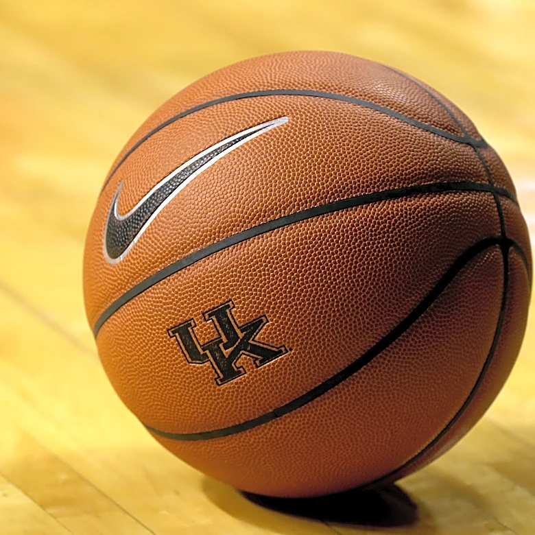 Kentucky offers another seven-footer in 2027 class