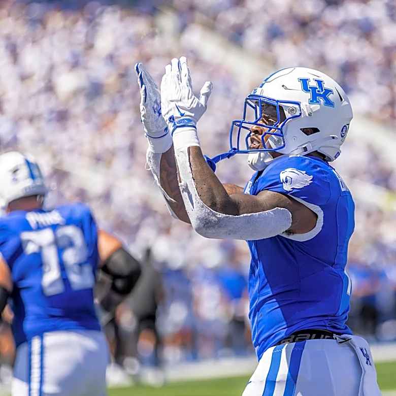 Did Kentucky's week one win get them votes in US LBM Coaches Poll?