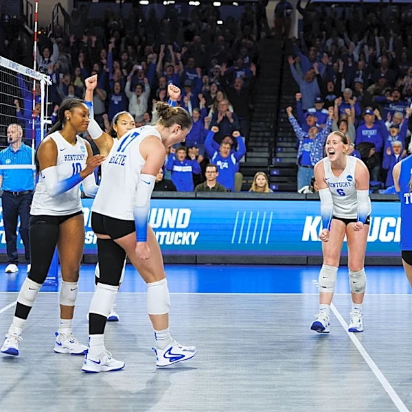 Kentucky volleyball gets late-night win over Vanderbilt