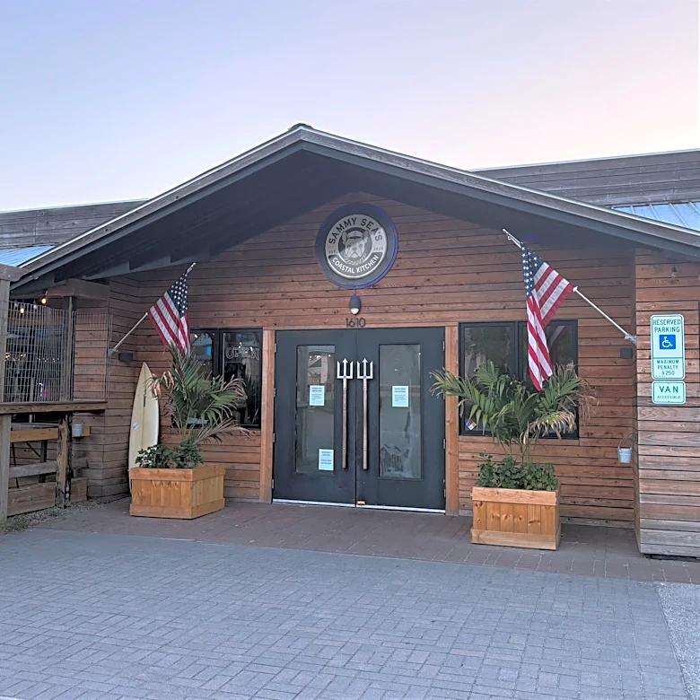 New bar and grill bringing island vibes to Wilmington