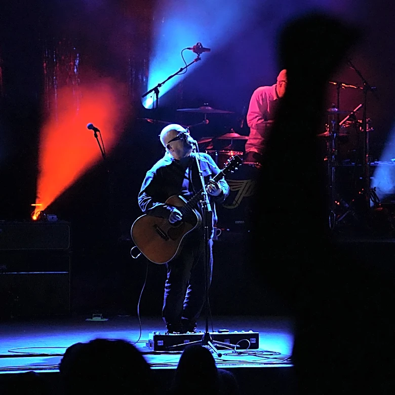 With signature sound and Lynchian cool, Pixies rock Wilmington | Exclusive