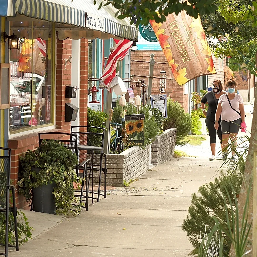 Longtime dining destination closes in Southport