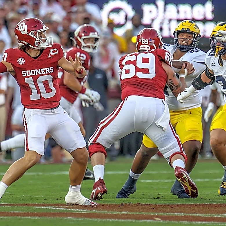 Dom Nichols has Oklahoma QB John Mateer on his sack list