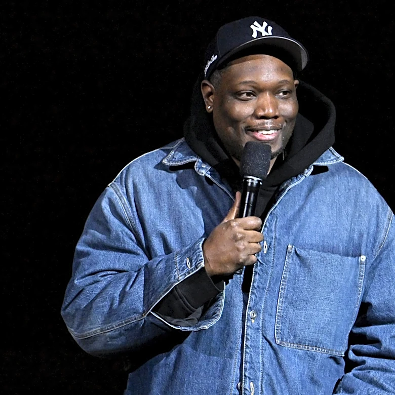 Comedian Michael Che Teases Writing For WWE, Talks His Favorite Performers