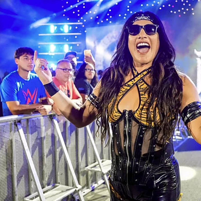 WWE Raw Results 7/27 - Women's Intercontinental Championship On The Line & More