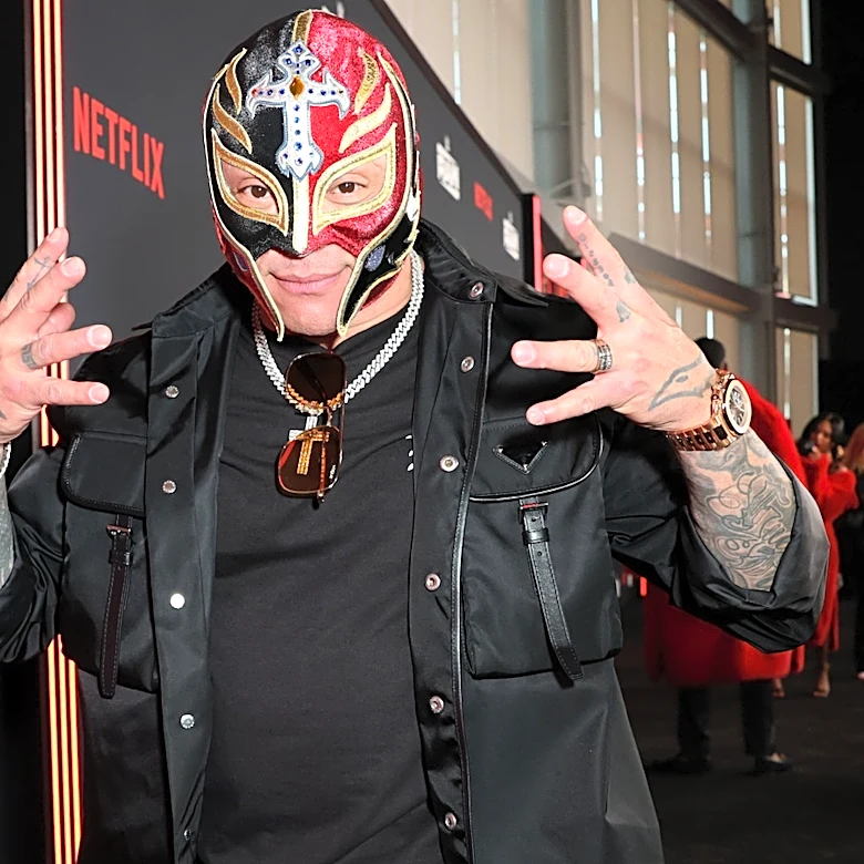 WWE Raw Results 8/17 - Intercontinental Championship On The Line & More
