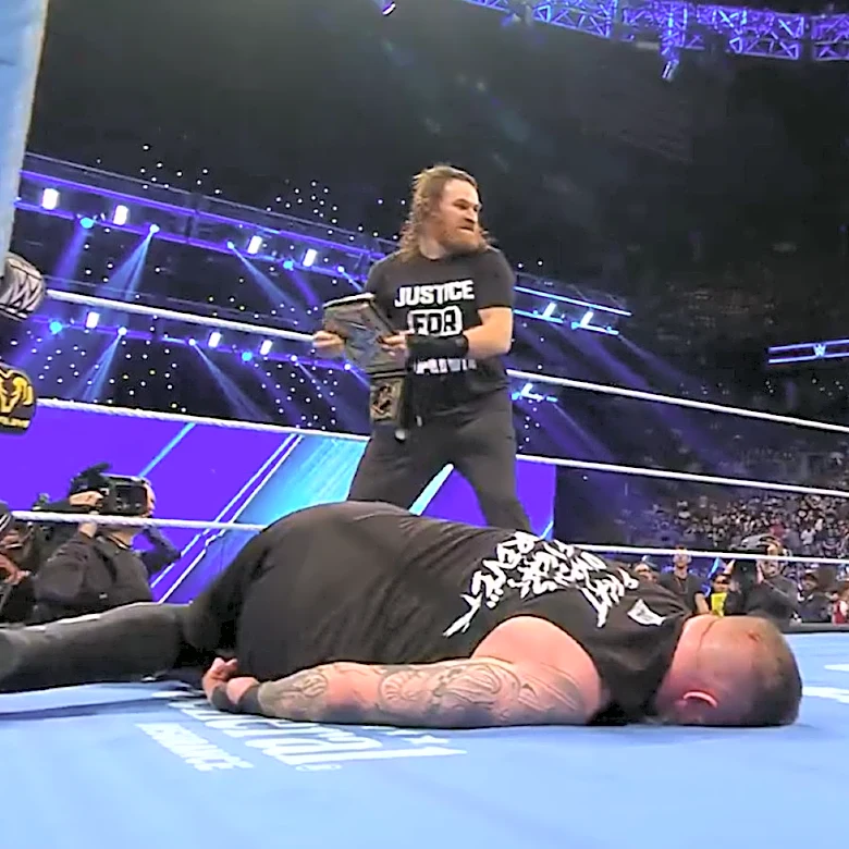 CM Punk Retains WWE Title Over Kevin Owens After Sami Zayn Interferes On SmackDown