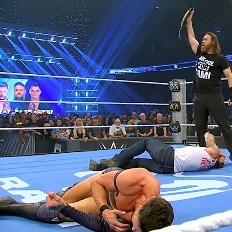 WWE SmackDown No. 1 Contender's Match Ends In Chaos When Sami Zayn, CM Punk Interfere